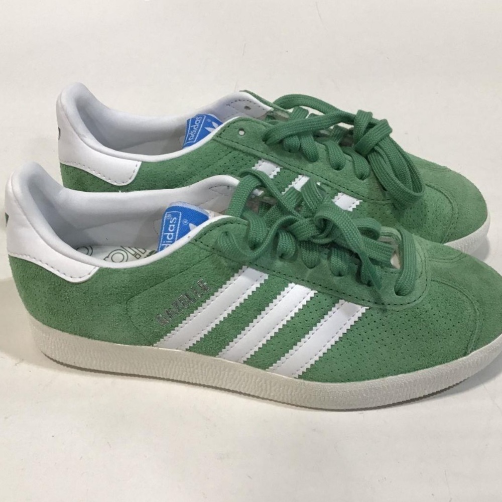 Men’s Adidas Classic Gazelle Preloved Green and White Sneakers Size 4